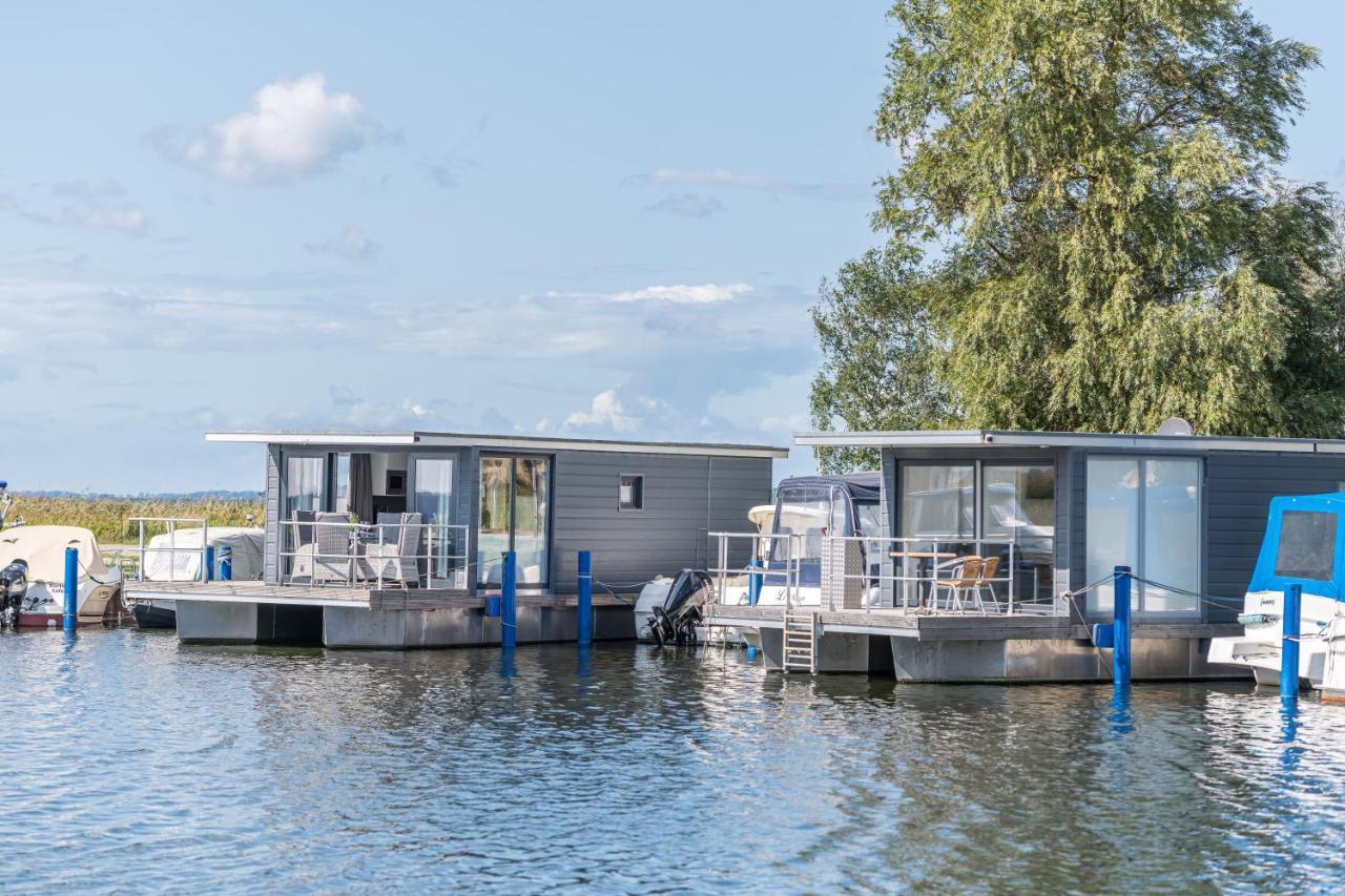 Marina Martinshafen Hotel Sassnitz Exterior photo