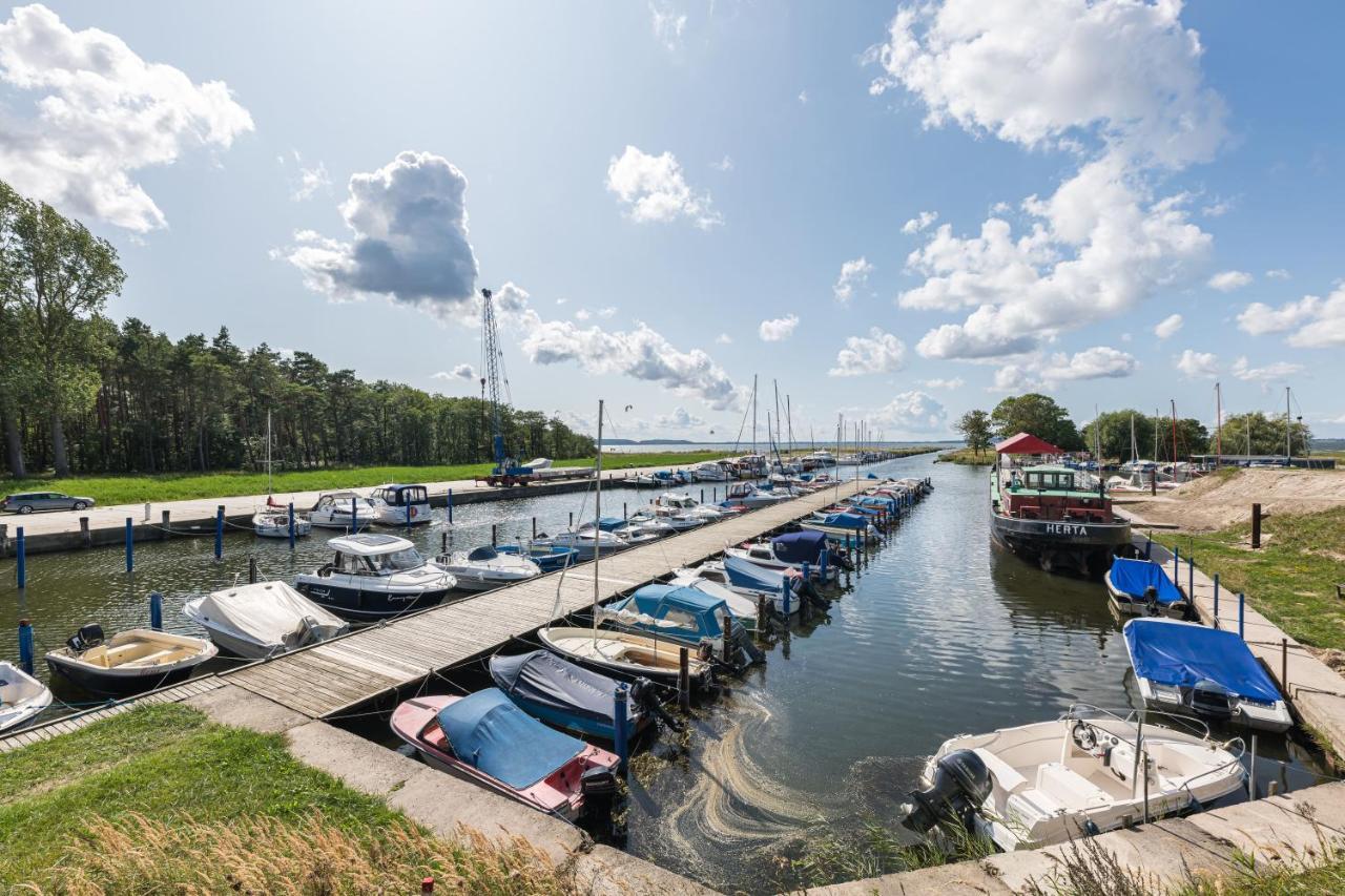 Marina Martinshafen Hotel Sassnitz Exterior photo