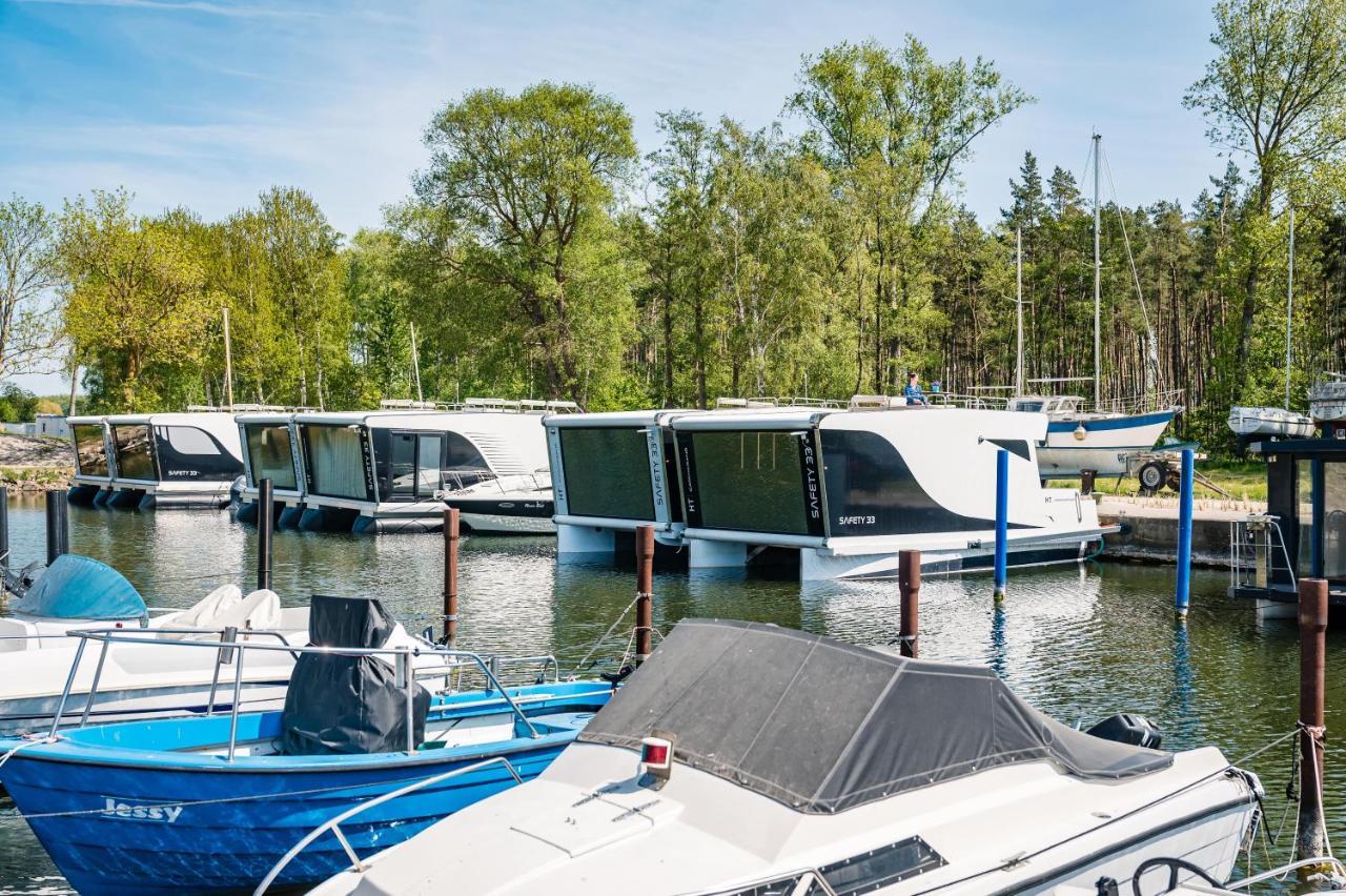 Marina Martinshafen Hotel Sassnitz Exterior photo